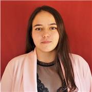 Chica preuniversitaria y responsable da clases particulares de historia del arte adaptadas a la alumno o alumna